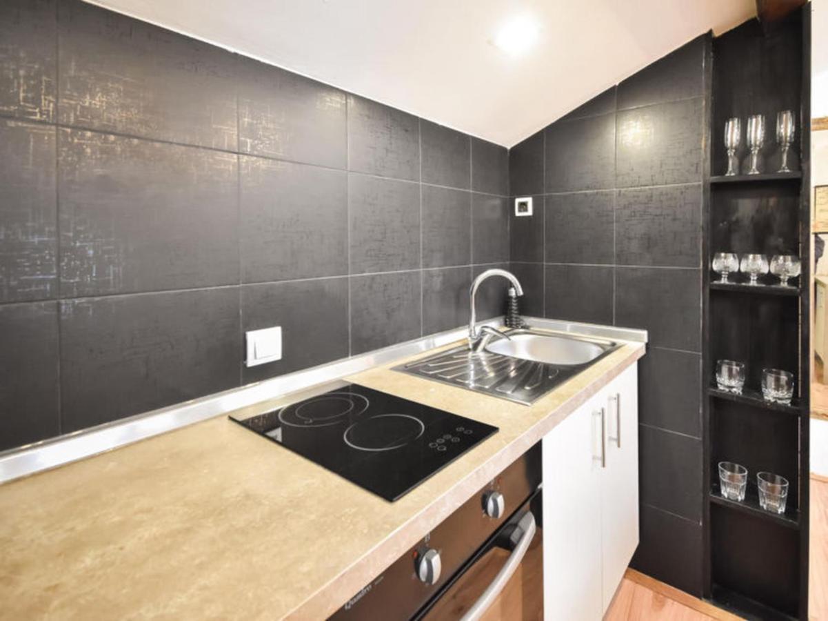 Studios Barre With Jacuzzi Ровинь Экстерьер фото